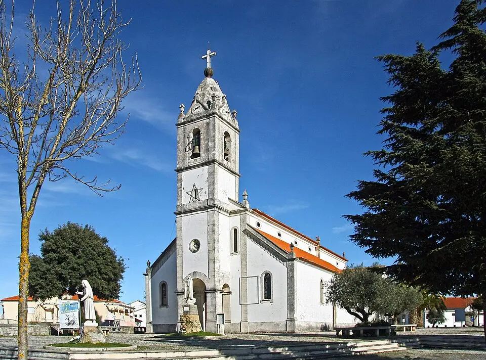 Bild: Vitor Oliveira from Torres Vedras, PORTUGAL · CC BY-SA 2.0 Igreja Paroquial de Fátima
