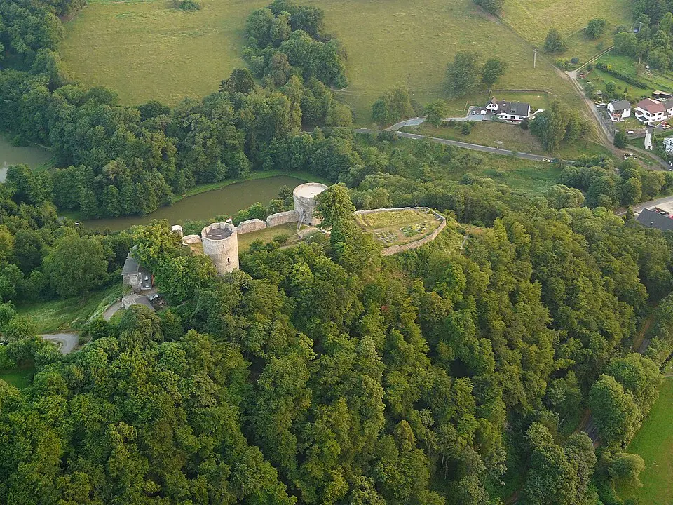 Immagine: Neuwieser · CC BY-SA 2.0 Burg Blankenberg (Sieg)