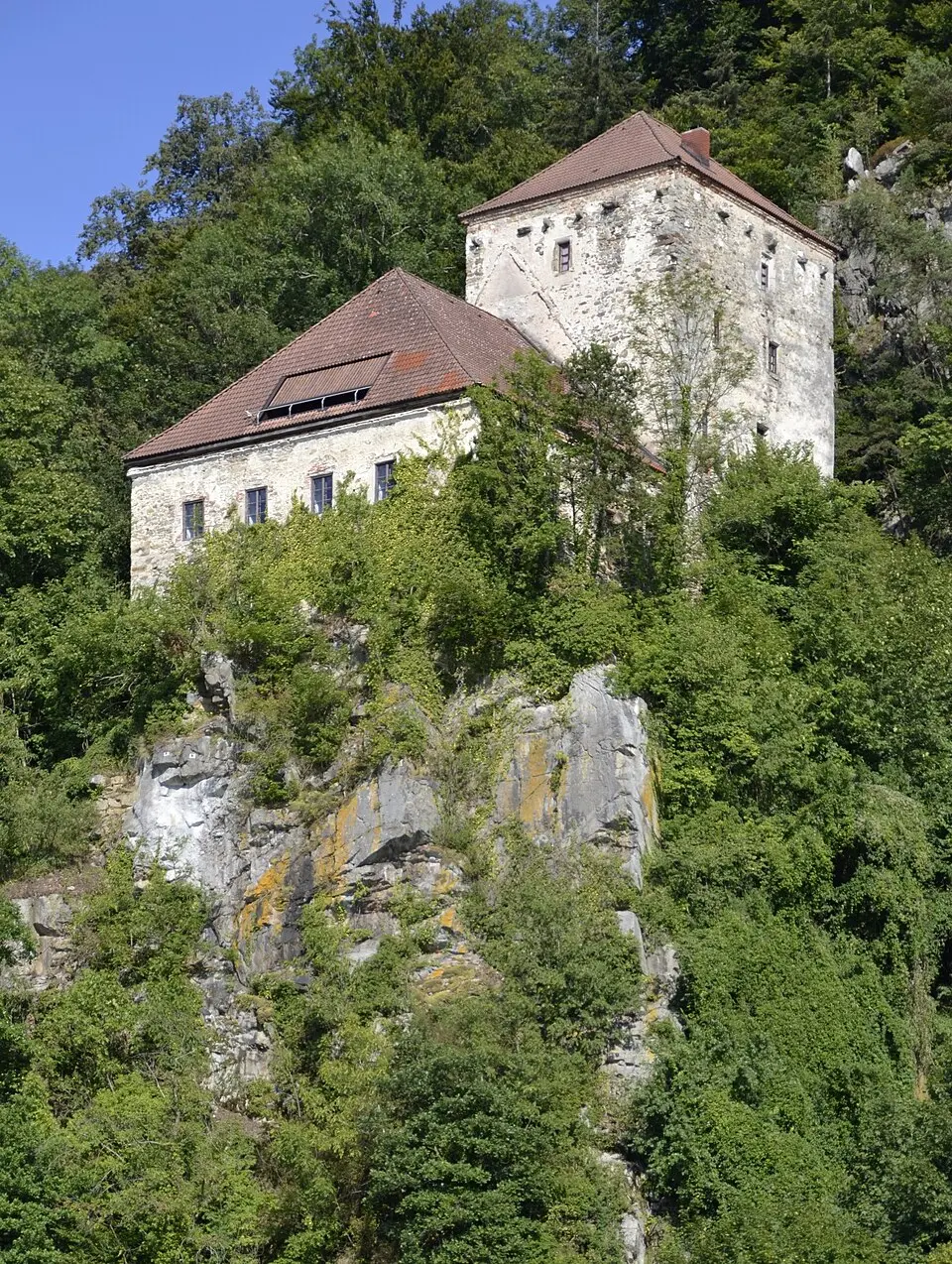 Obrázek: High Contrast · CC BY 3.0 DE Burg Krempelstein
