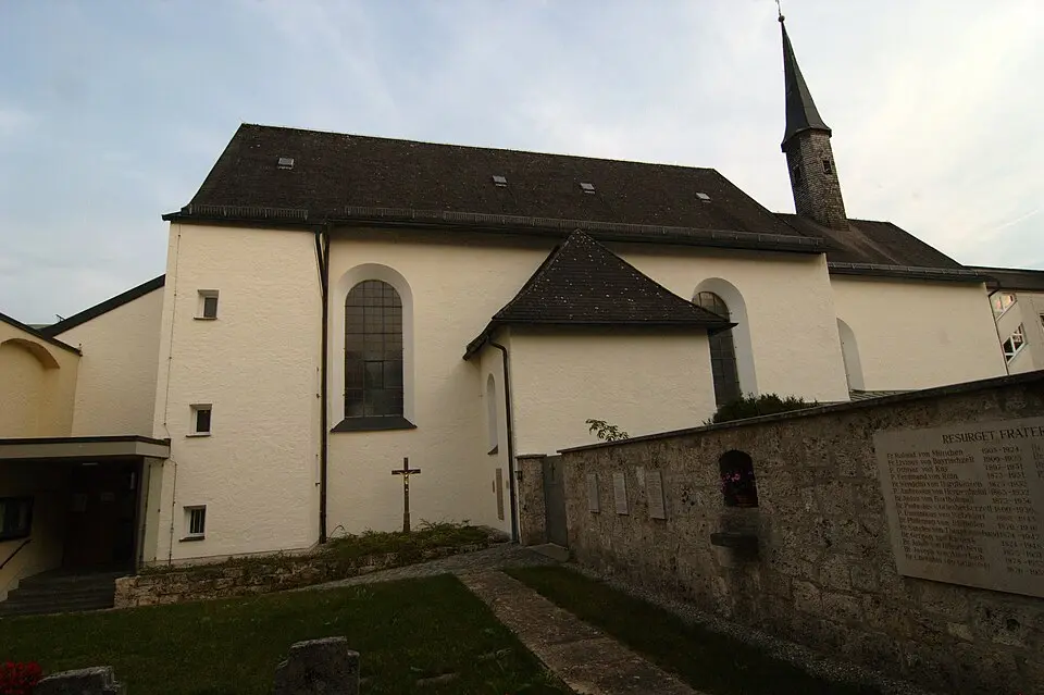 Bild: Blauer elephant · CC BY-SA 3.0 Kapuzinerkloster St. Anna Burghausen