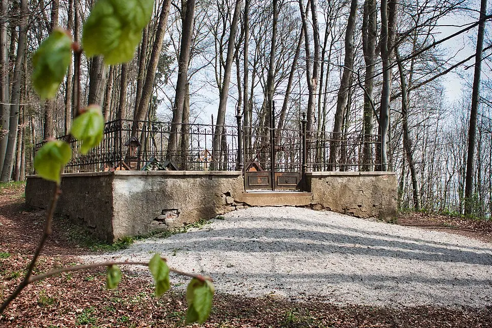 Obrázok: Smiffi48 · CC BY-SA 3.0 Burgstall Hammel