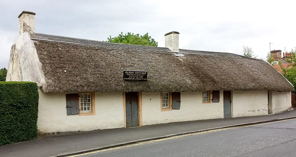 Immagine: DeFacto · CC BY-SA 4.0 Burns Cottage