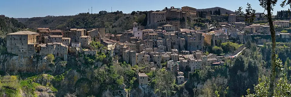 Immagine: Virtual-Pano · CC BY-SA 4.0 insediamento rupestre di San Rocco