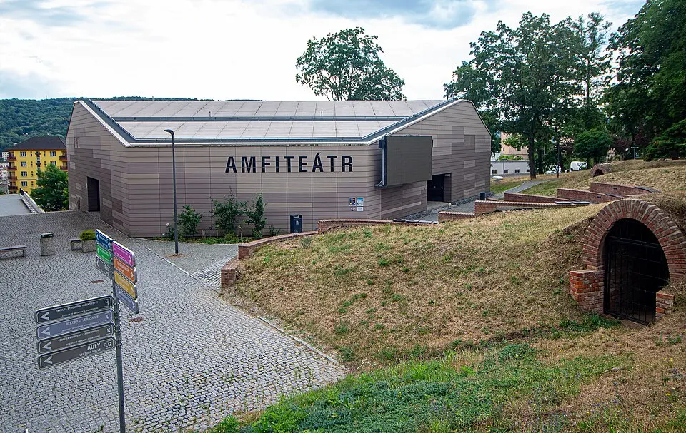 Amfiteátr v areálu UJEP