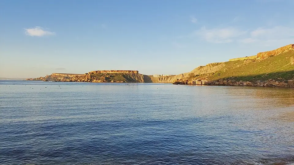Obrázek: Josi · CC BY-SA 4.0 Il-Bajja tal-Ġnejna