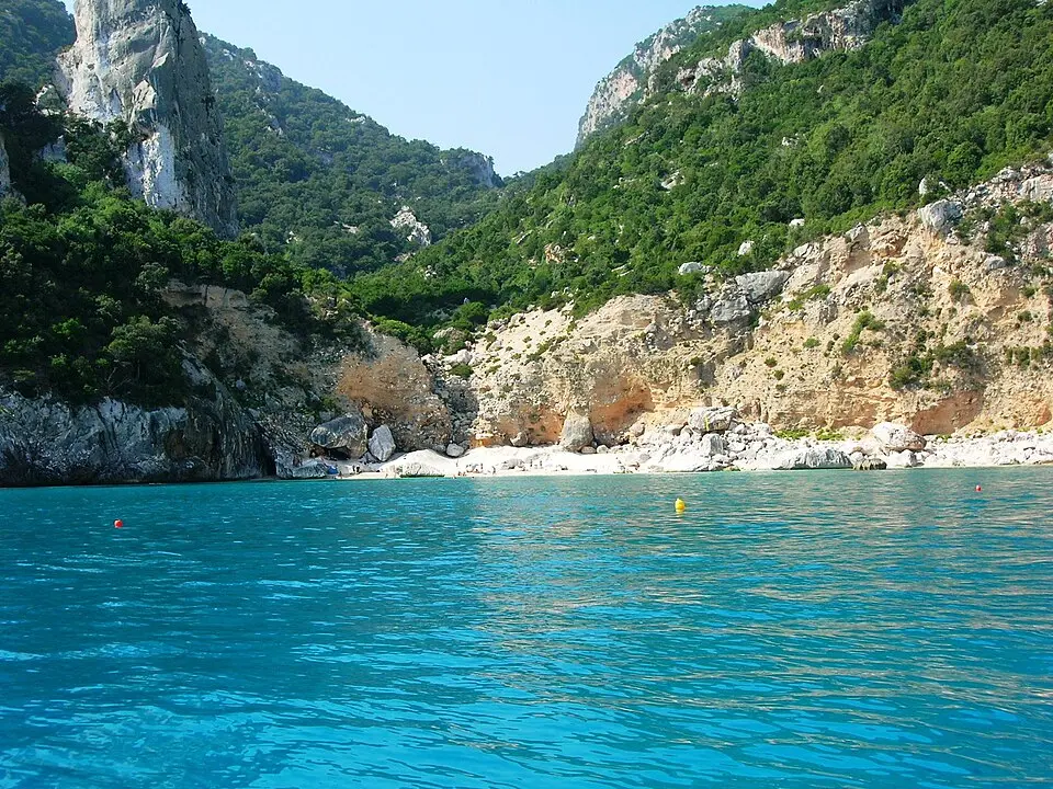 Bild: Mentnafunangann · CC BY-SA 3.0 Cala Goloritzè