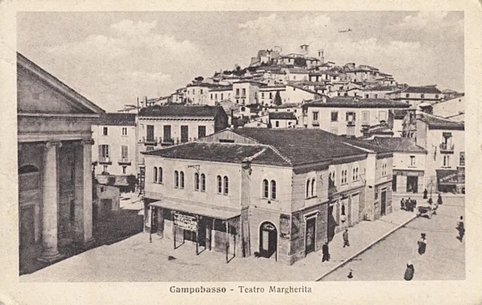 Bild: http://www.andreas-praefcke.de/carthalia/id/9032 · Public domain Teatro Margherita