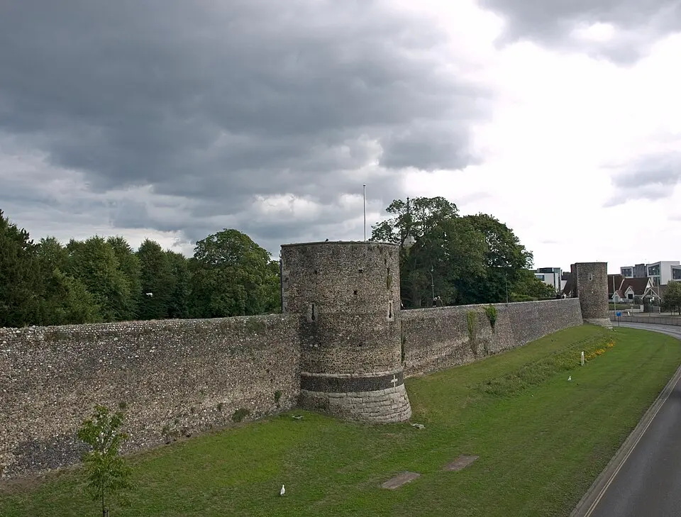 Obrázek: Ymblanter · CC BY-SA 4.0 Canterbury city walls
