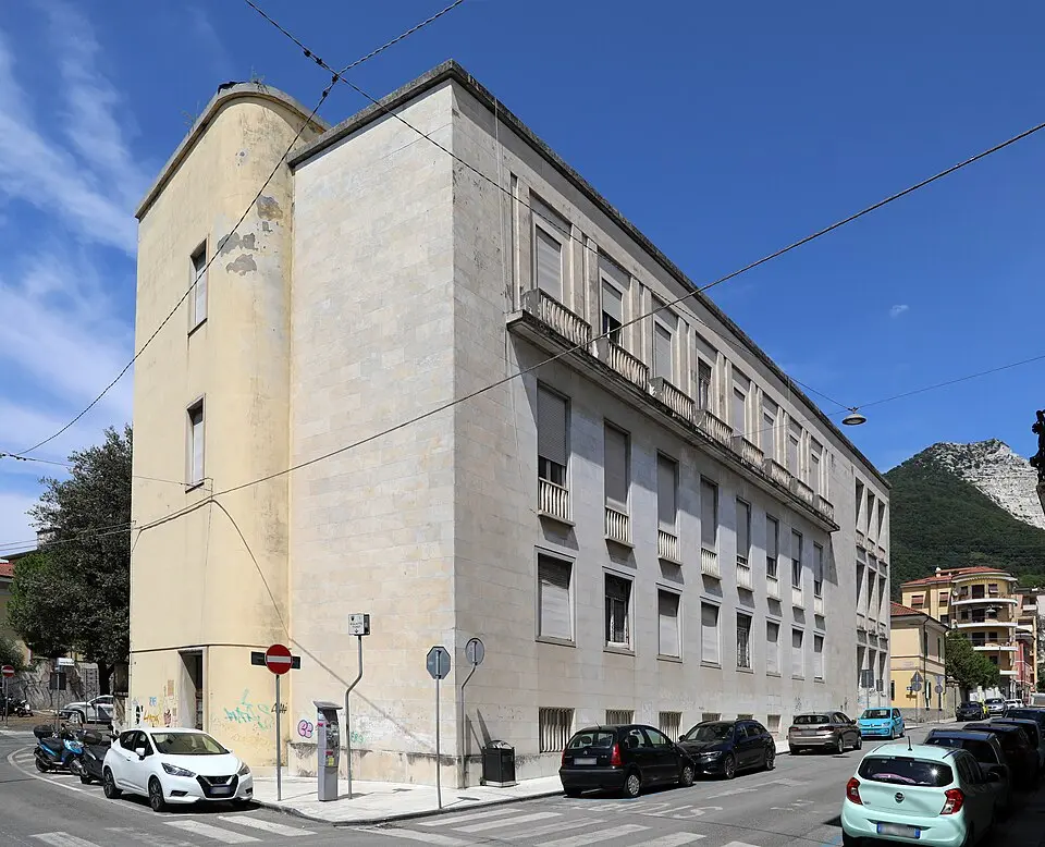 Palazzo INAIL (Carrara)
