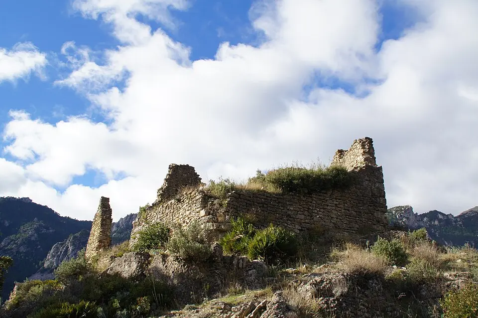 Bild: Profrob · CC BY-SA 4.0 Castillo de Carles Castillo del Toscar)''