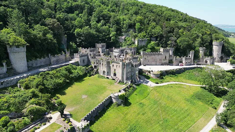 Bild: Llywelyn2000 · CC BY-SA 4.0 Gwrych Castle