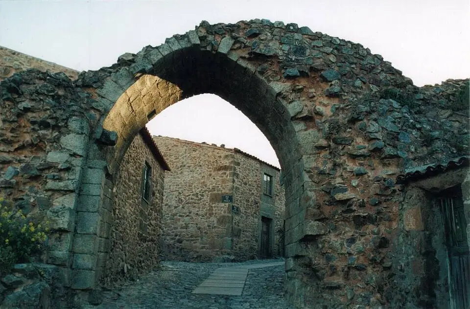 Hochgeladen von: LeonardoG · CC BY-SA 3.0 Castelo Rodrigo (Burg)