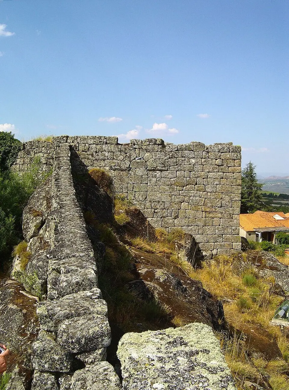 Bild: Vitor Oliveira from Torres Vedras, PORTUGAL · CC BY-SA 2.0 Castelo de Ranhados
