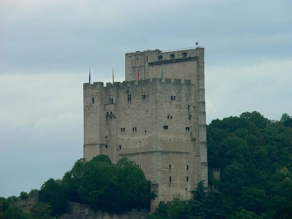 Burg Crest