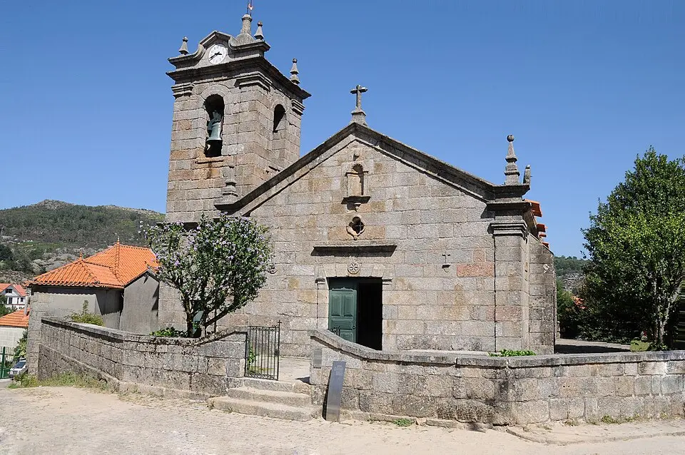 Bild: Joseolgon · CC BY-SA 3.0 Freguesia de Castro Laboreiro