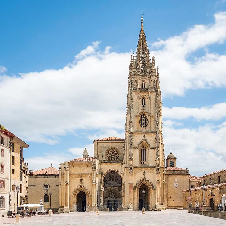 Bild: Fernando · CC BY-SA 4.0 Kathedrale von Oviedo