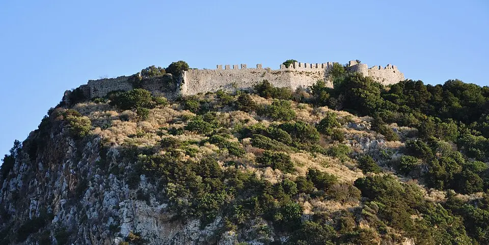 Bild: photosiotas · CC BY-SA 4.0 Παλαιόκαστρο Ναυαρίνου
