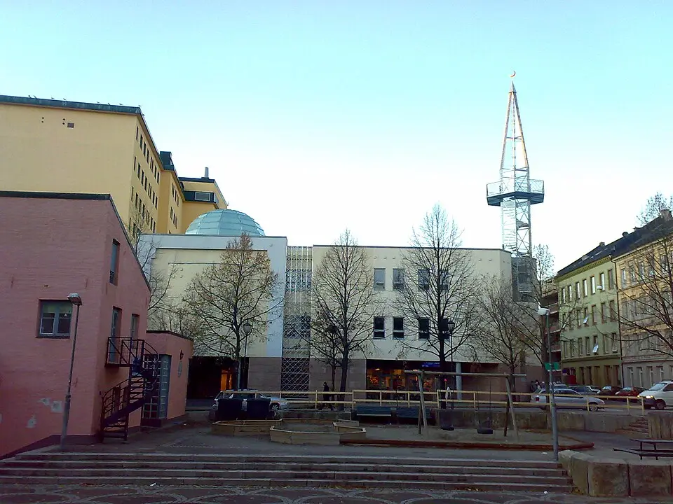Obrázek: Bjoertvedt · CC BY-SA 3.0 Central Jamaat-e Ahl-e Sunnat