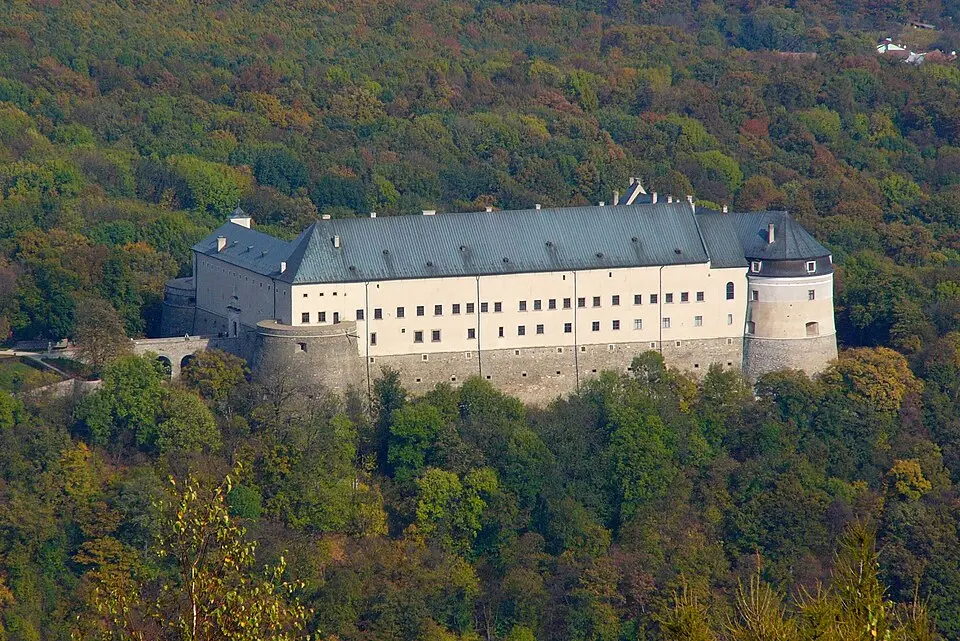 Burg Červený Kameň