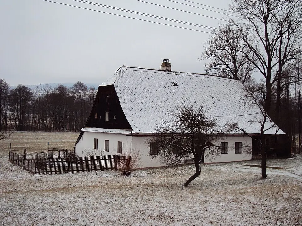 Image: DavidSchuller · CC BY-SA 3.0 Březná