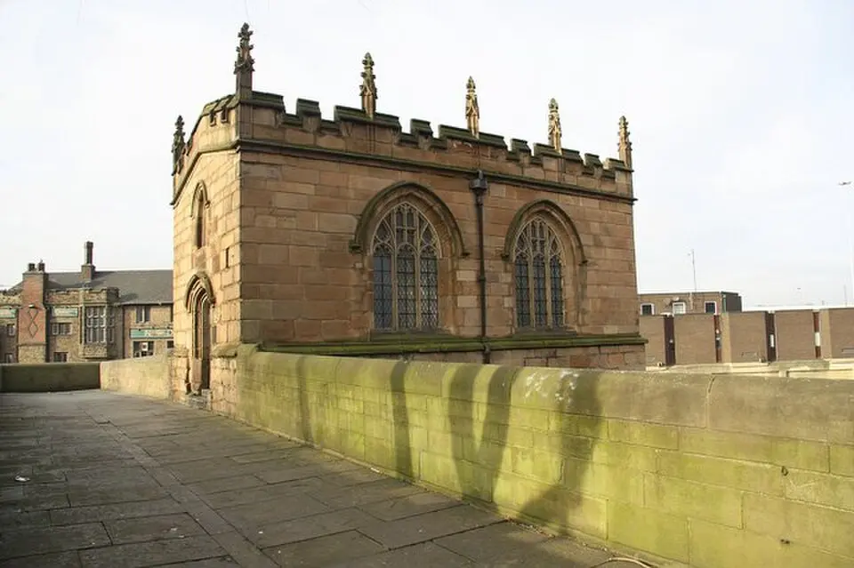Bild: Richard Croft · CC BY-SA 2.0 Rotherham Bridge