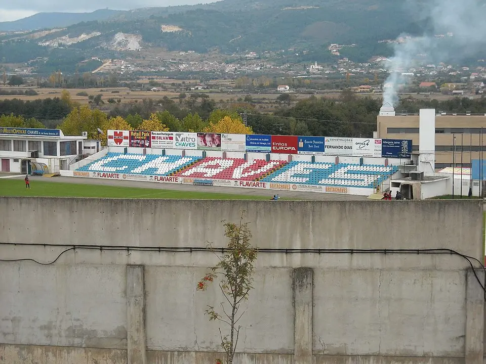 Immagine: Dario Alvarez from Orense, España · CC BY 2.0 estádio Municipal de Chaves