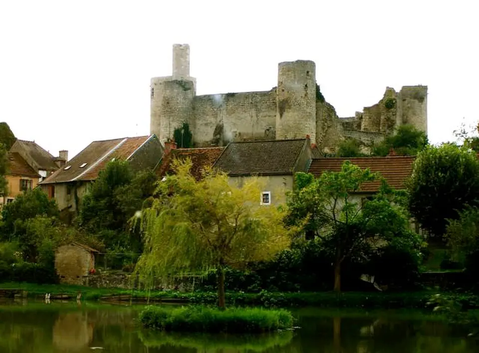 Bild: DVernon at English Wikipedia · Public domain Burg Billy