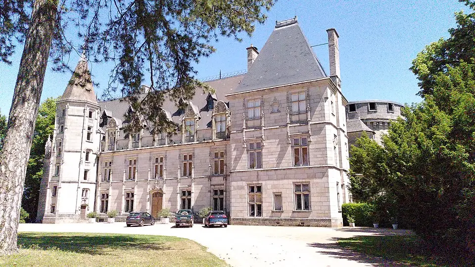 chateau de Chaumont-Laguiche