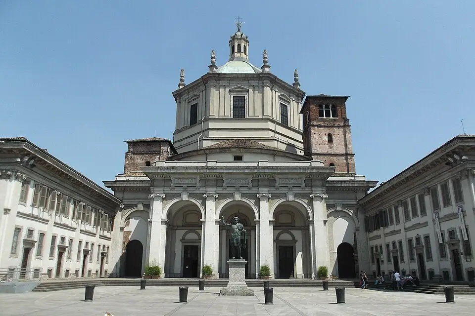 Bild: Blackcat · CC BY-SA 3.0 IT San Lorenzo Maggiore
