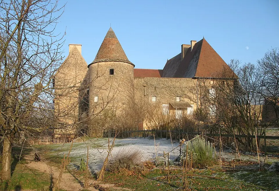 Bild: PHILDIC · Public domain château de Corcelle