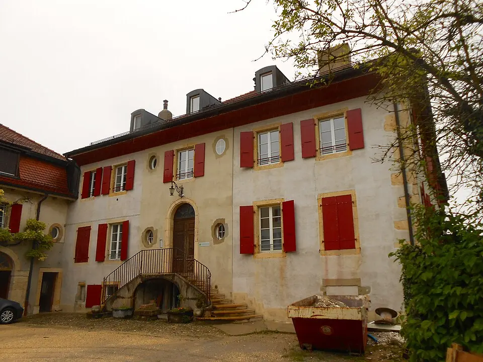 Schloss mit Nebengebäuden