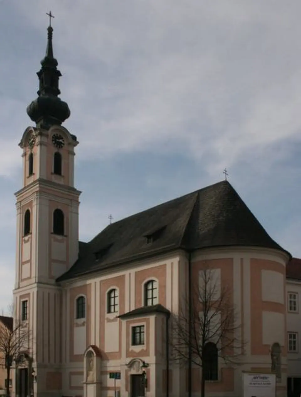 Church of the Friars Minor: colour and stucco