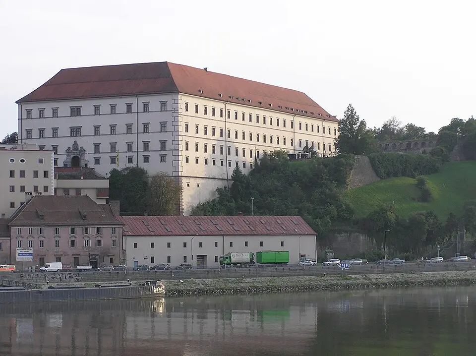 Obrázek: User:NeoUrfahraner · CC BY-SA 3.0 Linecký zámek
