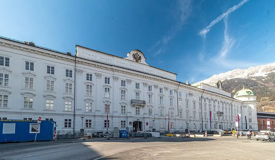 Obrázek: VitVit · CC BY-SA 4.0 Hofburg v Innsbrucku