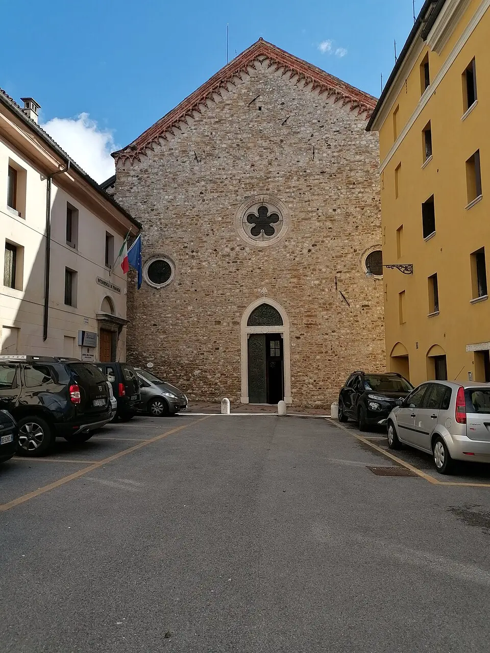 Bild: Capricornis crispus · CC BY-SA 4.0 chiesa di Santo Stefano