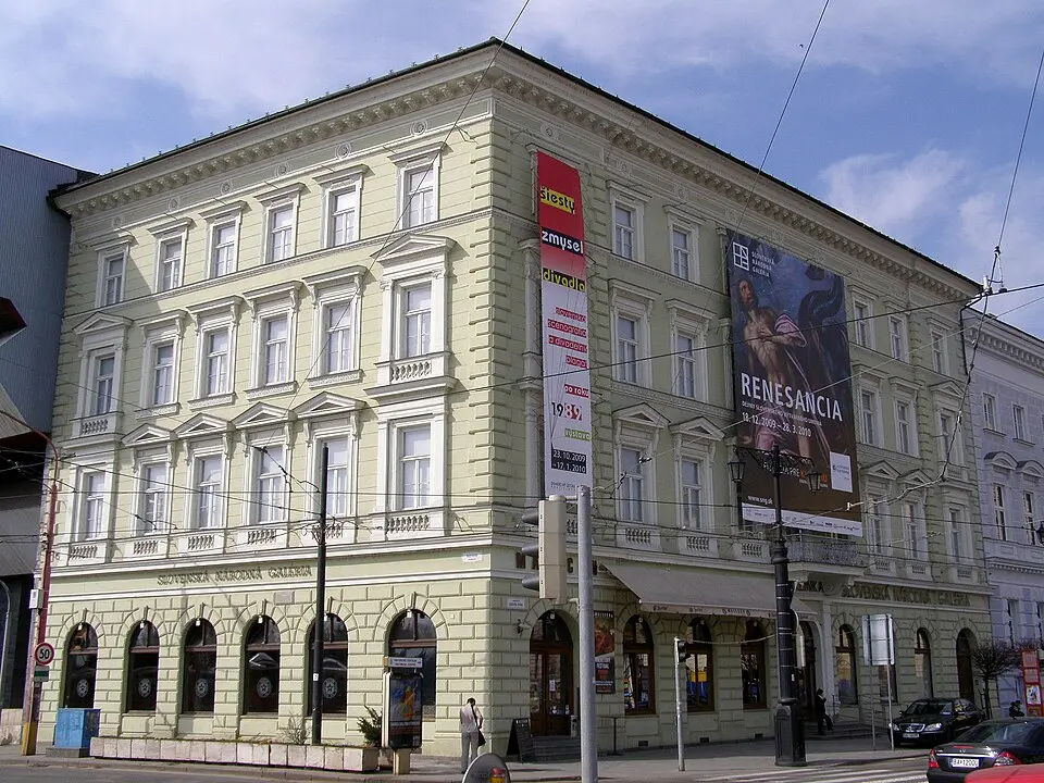 Esterháziho palác (Námestie Ľudovíta Štúra)