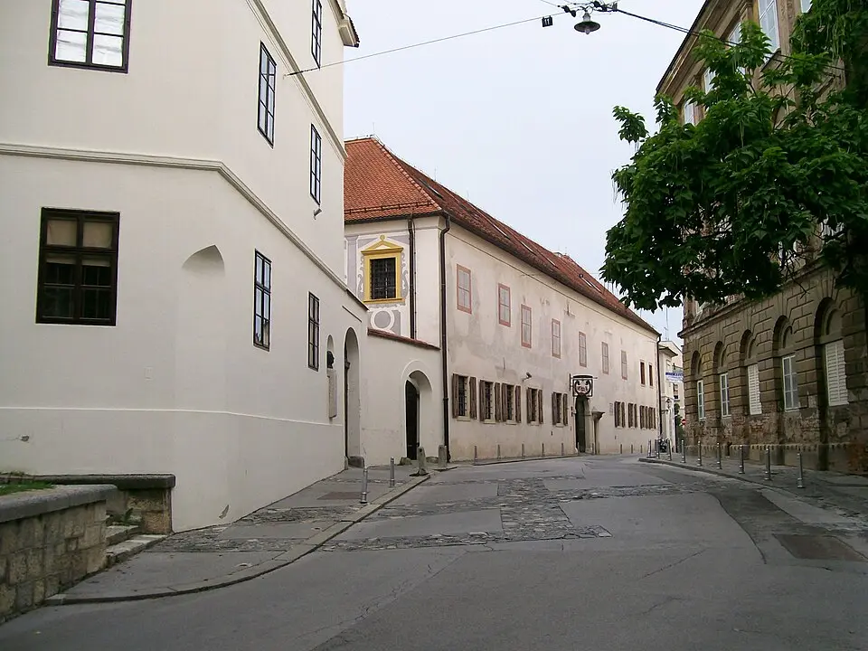 Bild: Suradnik13 · CC BY-SA 4.0 Zagreb: Ein Pavillon zieht von Budapest nach Zagreb um
