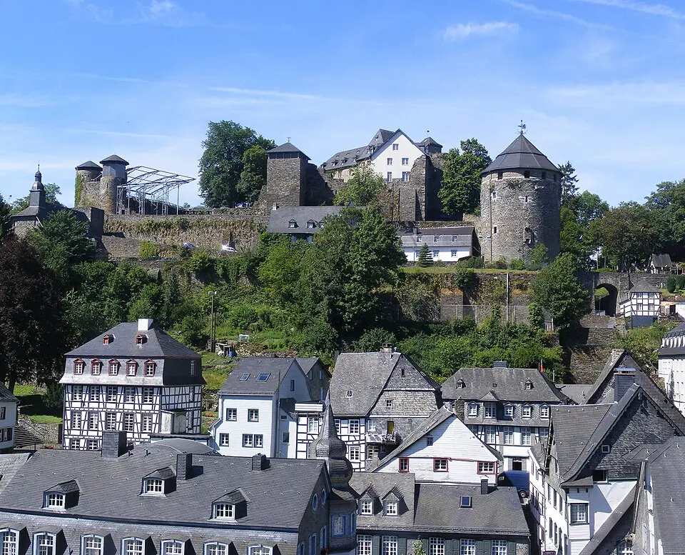 Monschau: Tuch, Senf und die Vennbahn