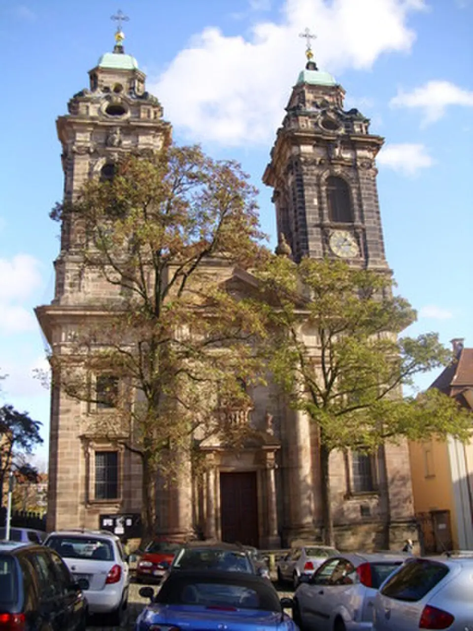 Nürnberg: Die Reichskrone im Spital und die Bühne in der Kirche