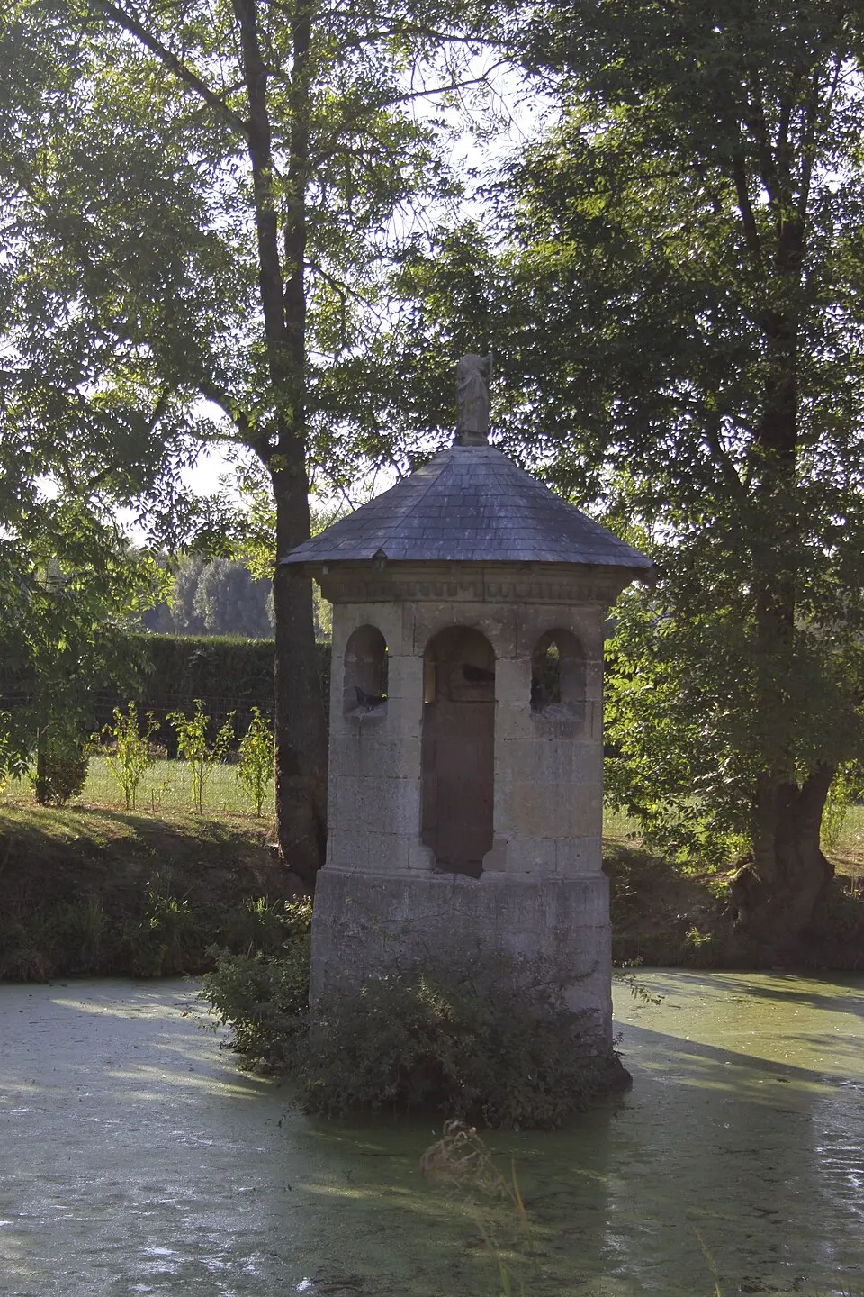 fontaine Saint-Pierre de Chuffilly-Roche