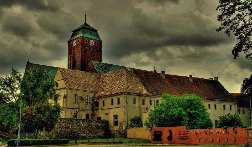Klasztor, ob. plebania