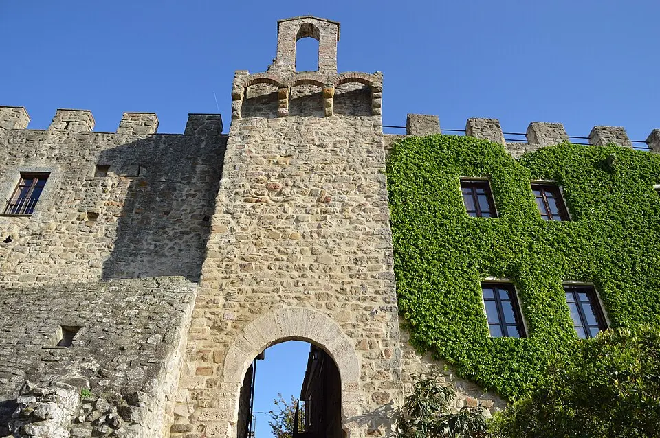 Castello di Cisterna
