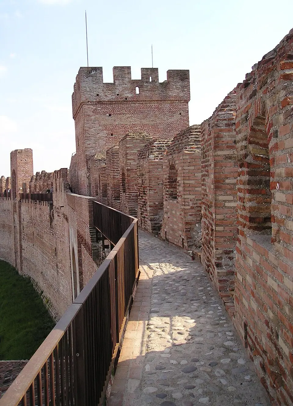 Hochgeladen von: Semolo75 · Public domain Mura di Cittadella