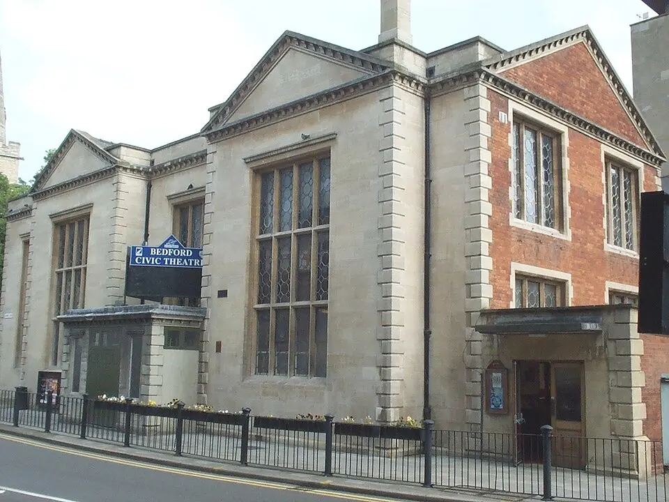 Bild: Simon Speed · Public domain Bedford Civic Theatre