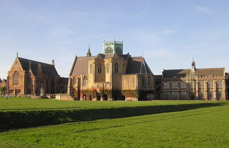 Bild: Arpingstone · Public domain Clifton College