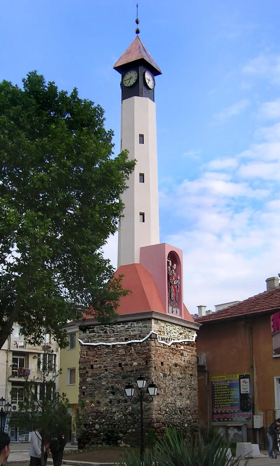 Bild: Ivanko · Public domain Uhrturm von Pasardschik
