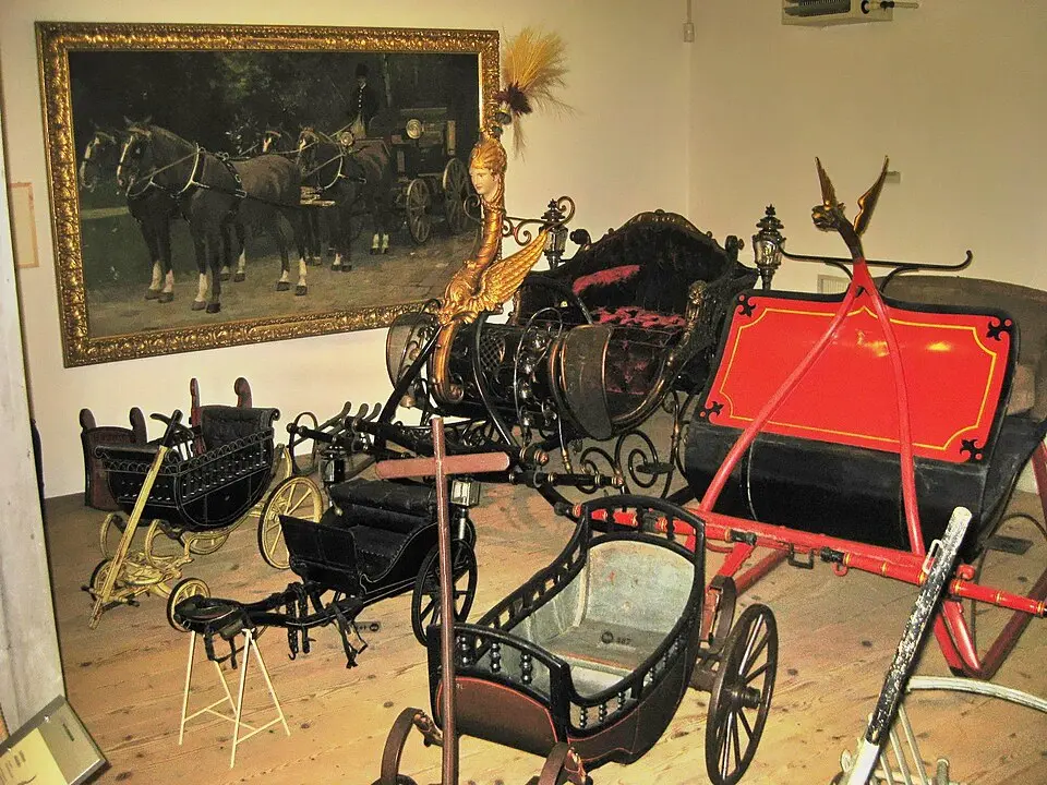 Immagine: Huligan0 · CC BY-SA 3.0 Ehemaliges Kutschenmuseum