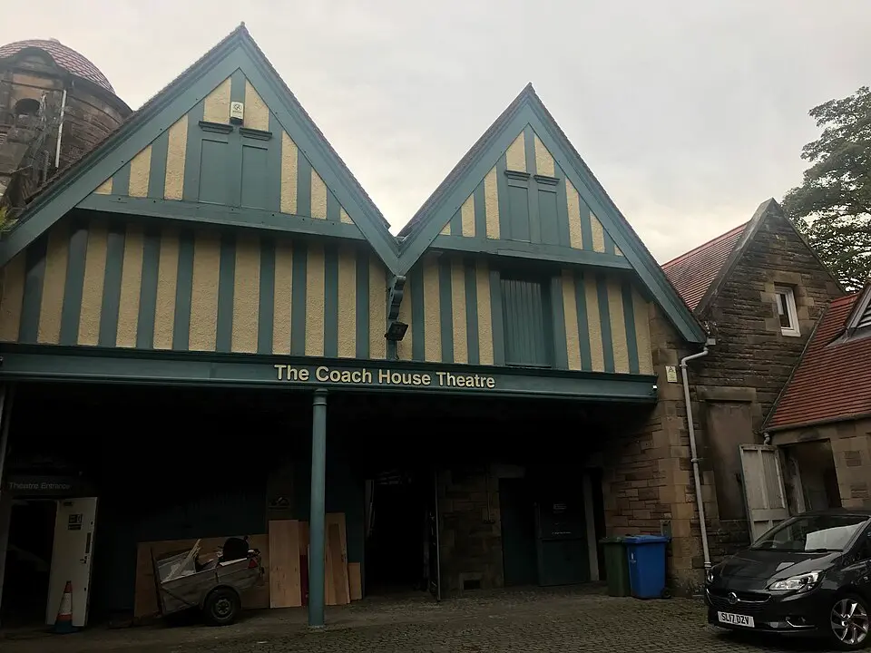 Image: Tartanqueen21 · CC BY-SA 4.0 Coach House, Inglewood House, Tullibody Road, Alloa