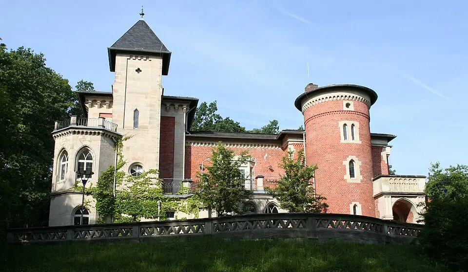 Bild: Störfix · CC BY-SA 3.0 Schloss Falkenegg