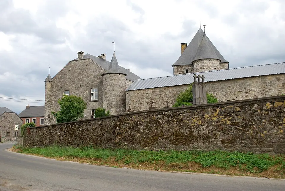 castle-farm of Izier